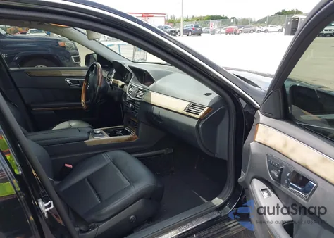 2011 Mercedes-Benz E 350 4Matic z USA, uszkodzony, nr VIN WDDHF8HB2BA295594